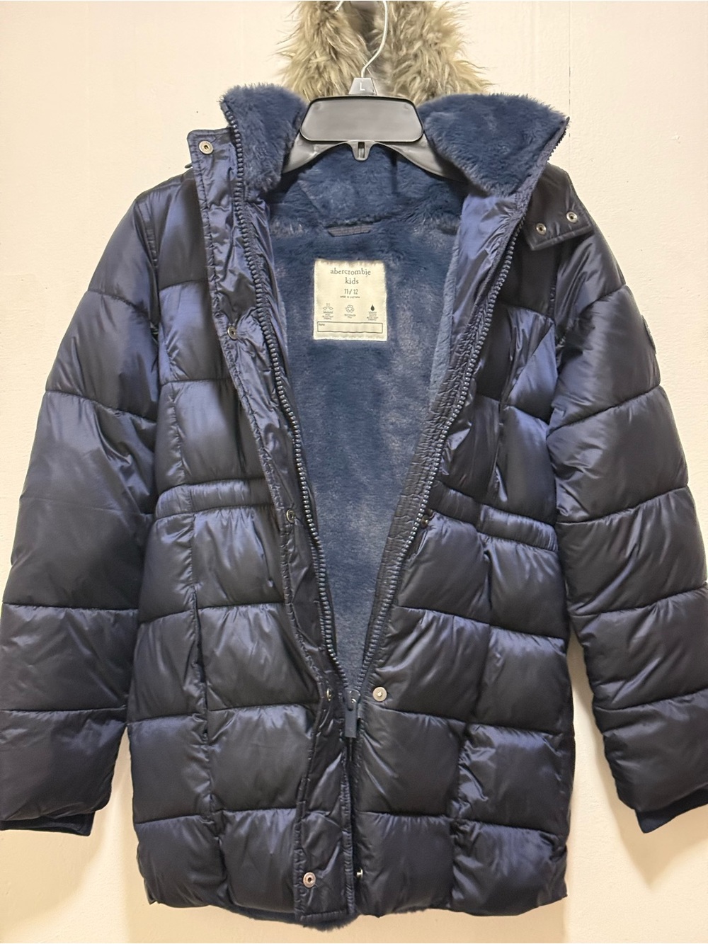 Abercrombie kids Winter Coat with Faux Fur Trim Hood Girl’s Sz 11/12 - Picture 5 of 16
